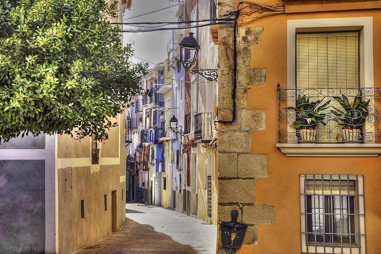 Choisir un avocat indépendant pour votre achat immobilier en Espagne