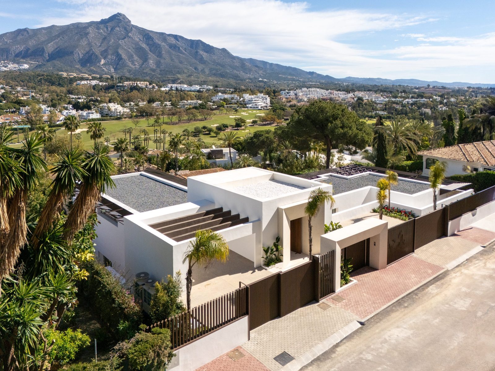 Contemporary Luxury Villa in Nueva Andalucía, Marbella | Villa Alcalá
