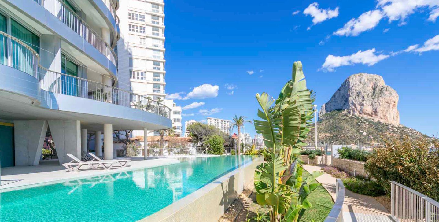 A stunning pool view of a 4-bedroom apartment in Calpe - The Estates