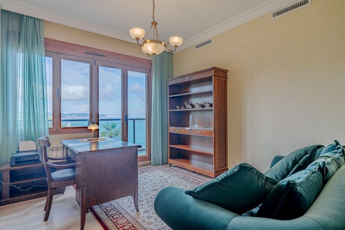 A bright study area with sea views inside a 6-bedroom villa in Calpe - The Estates