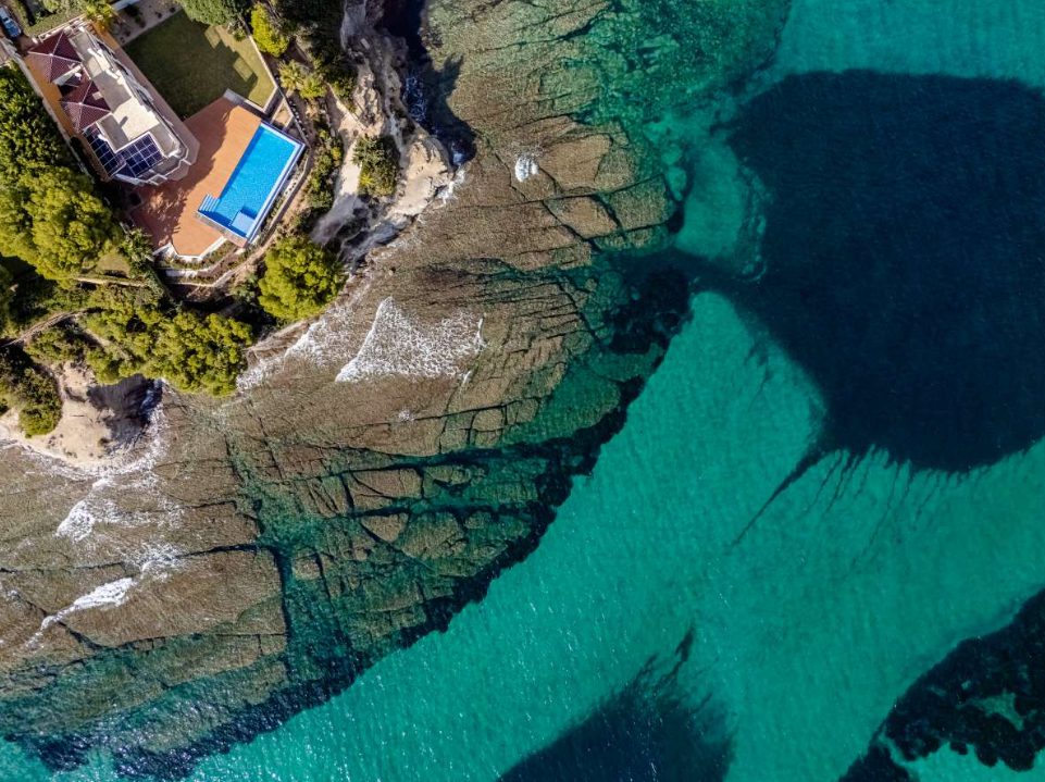 Beachfront luxury villa in Les Bassetes, Calpe | Villa Azure