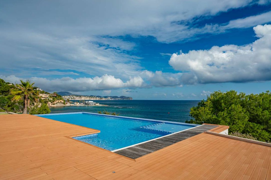 A stunning pool and panoramic sea view of a 6-bedroom villa in Calpe - The Estates