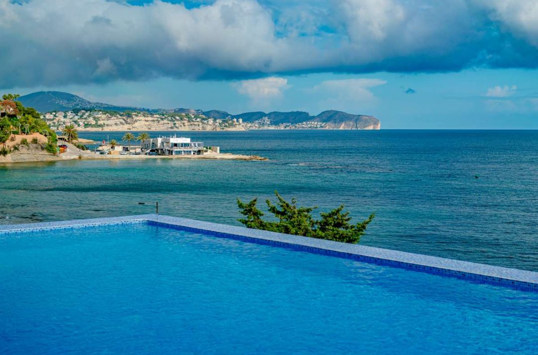 Panoramic sea view from the pool of a 6-bedroom villa in Calpe - The Estates