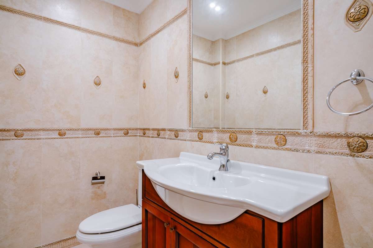 Elegant bathroom details in a 6-bedroom villa in Calpe - The Estates