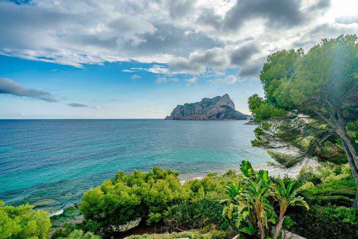 Panoramic sea view from a 6-bedroom villa in Calpe, Costa Blanca - The Estates
