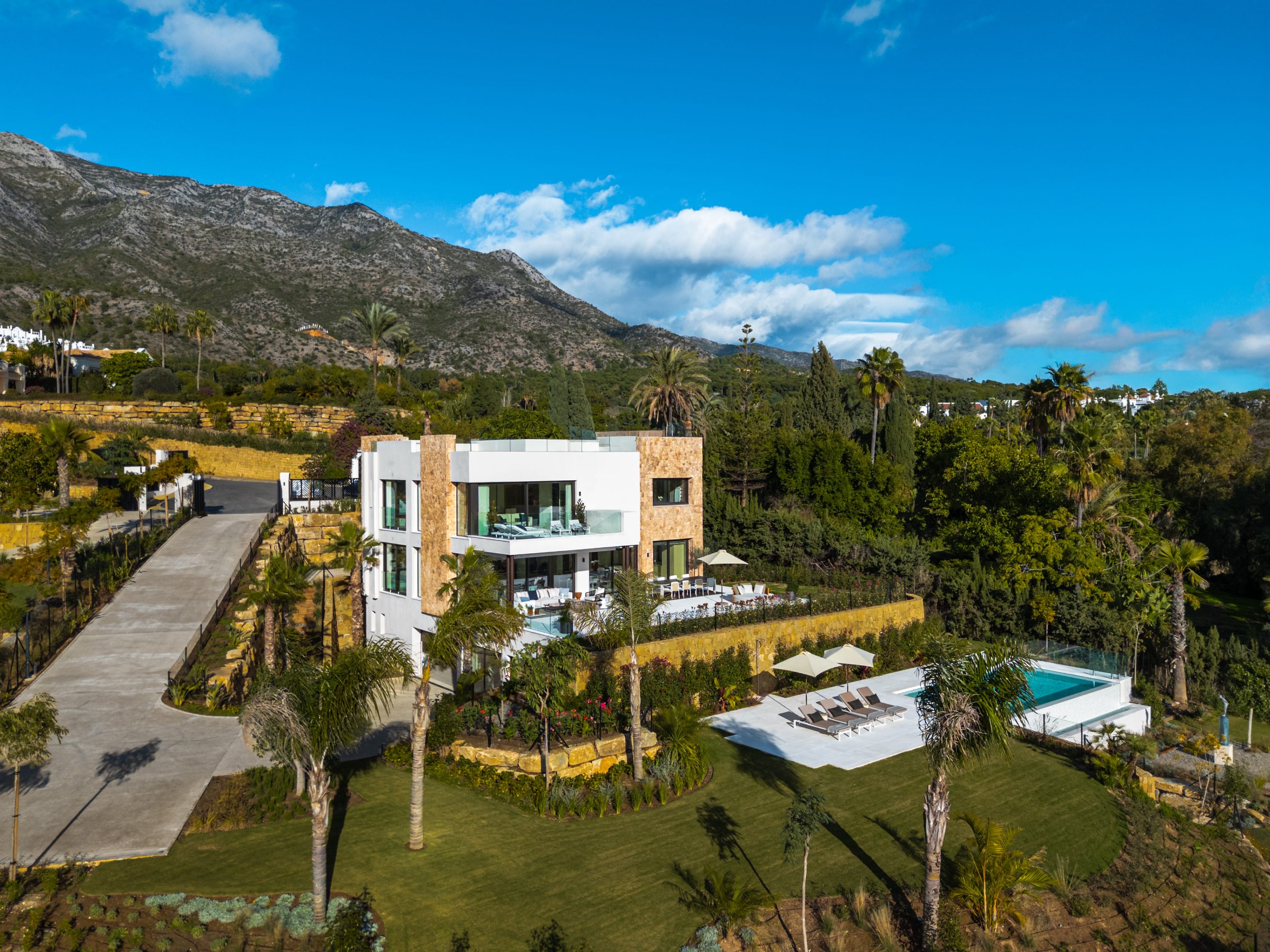 5-bed Villa in Málaga — Exclusive Luxury Villa in Marbella Hill Club, photo 5