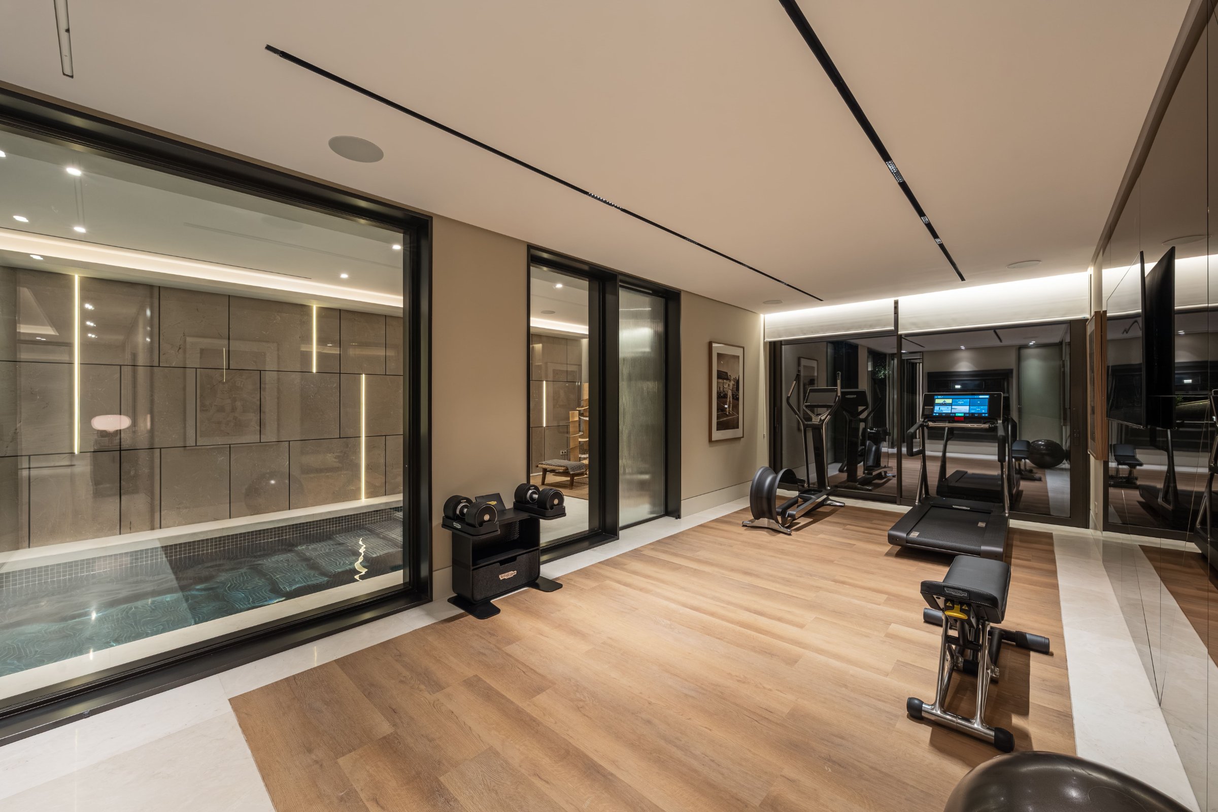 5-bed Villa in Málaga — Exclusive Luxury Villa in Marbella Hill Club, photo 28