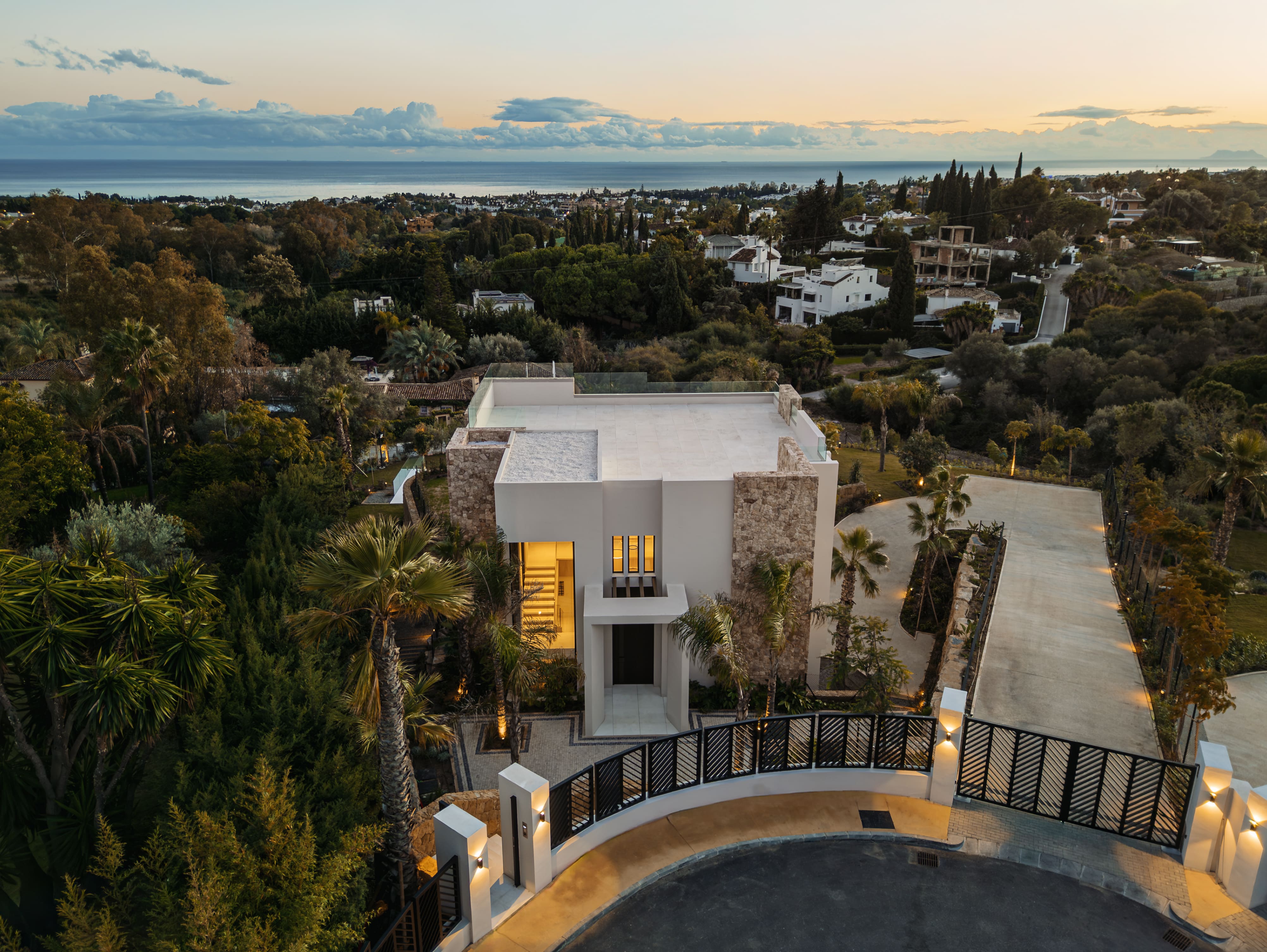 5-bed Villa in Málaga — Exclusive Luxury Villa in Marbella Hill Club, photo 3
