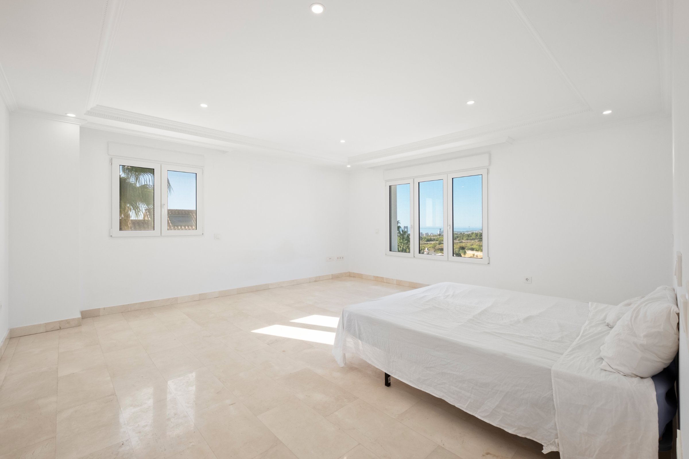 3-bed Villa in La Nucia — Villa Chelsea in La Nucía with Panoramic Views, photo 32
