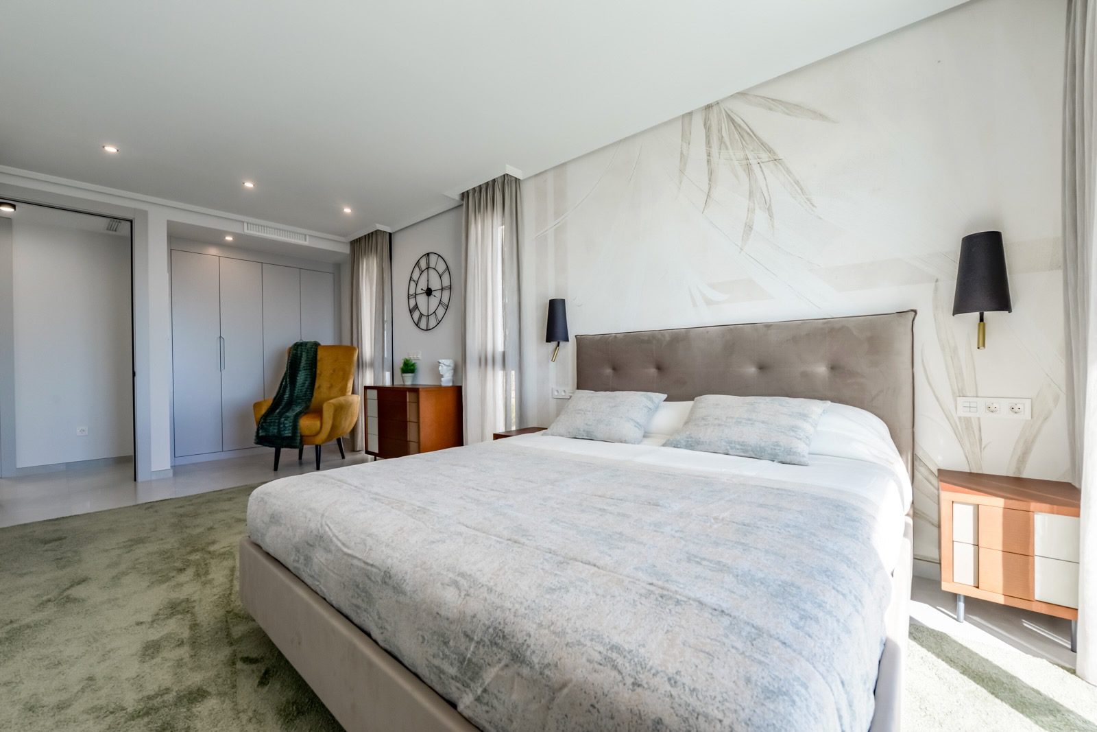 A stylish bedroom in a 7-bedroom villa in Finestrat - The Estates