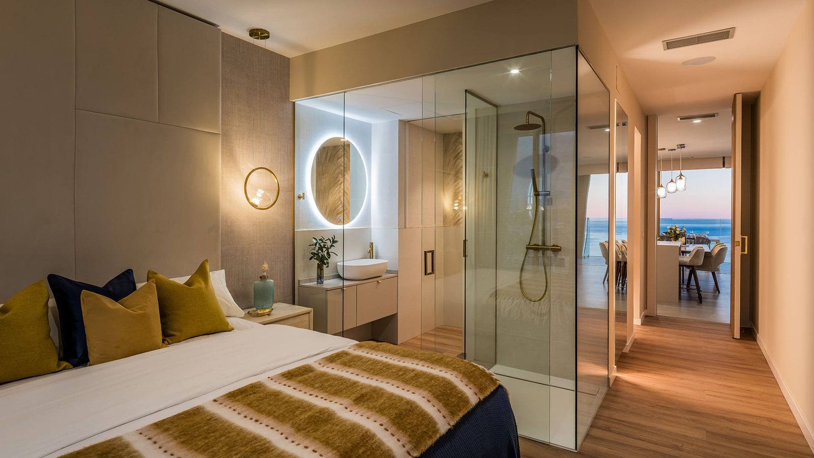 Stylish bedroom with ensuite bathroom and sea views in a 3-bedroom apartment in Benidorm - The Estates