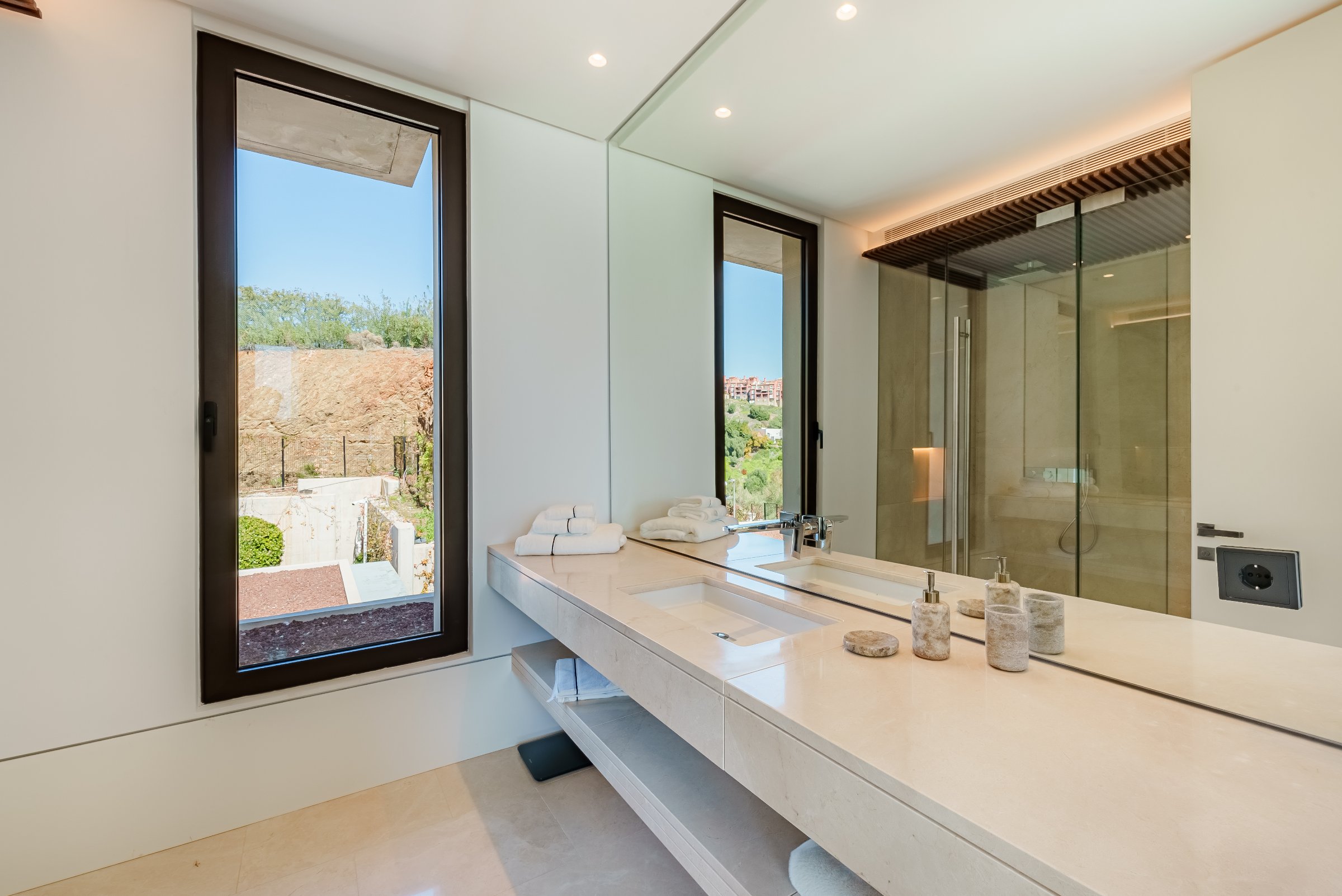 8-bed Villa in Málaga — Panoramic Sea View Estate in La Quinta | Hills 12, photo 28