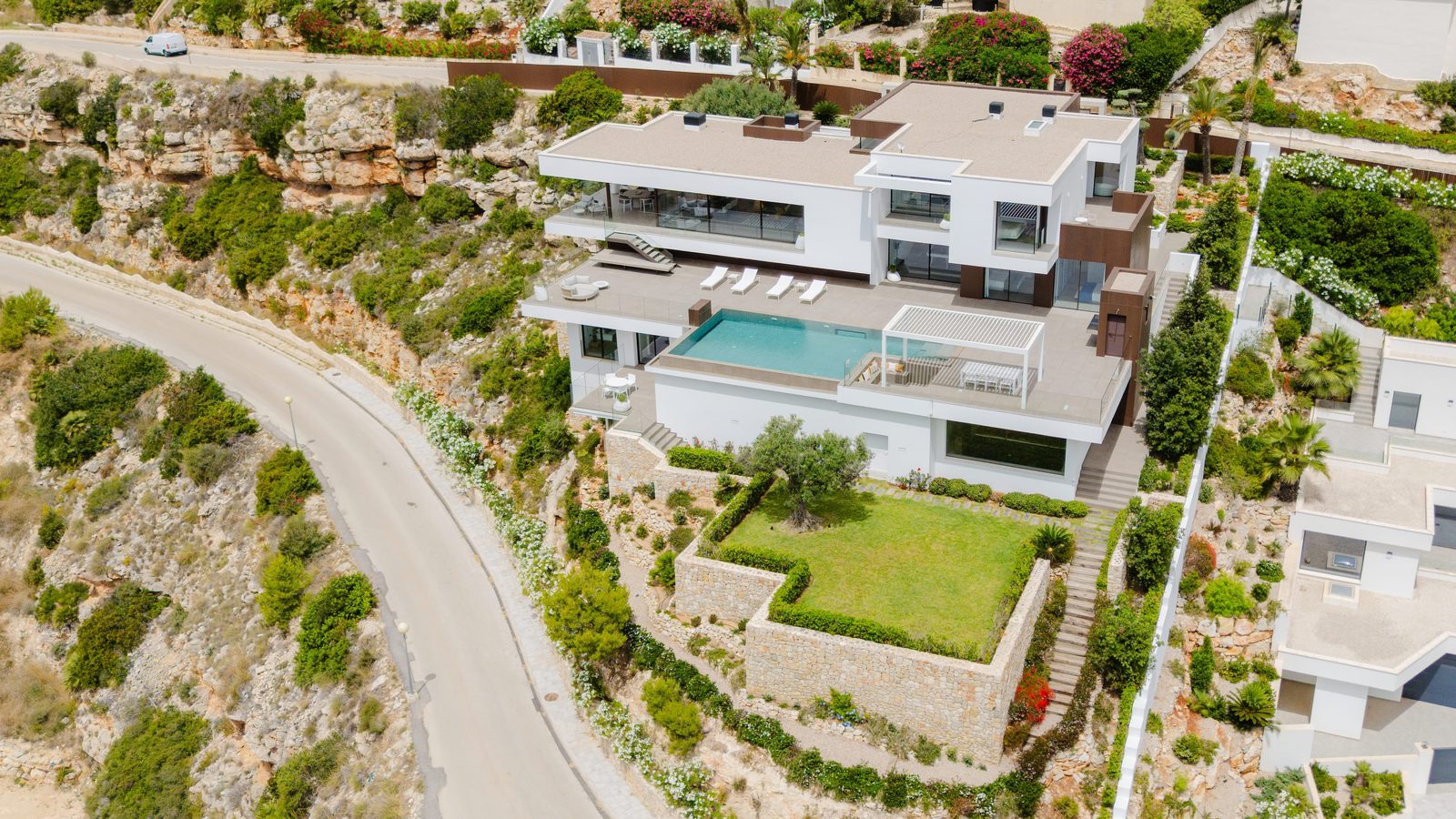 Luxury seafront villa for sale in Cumbre del Sol with panoramic Mediterranean views | Villa Ibiza