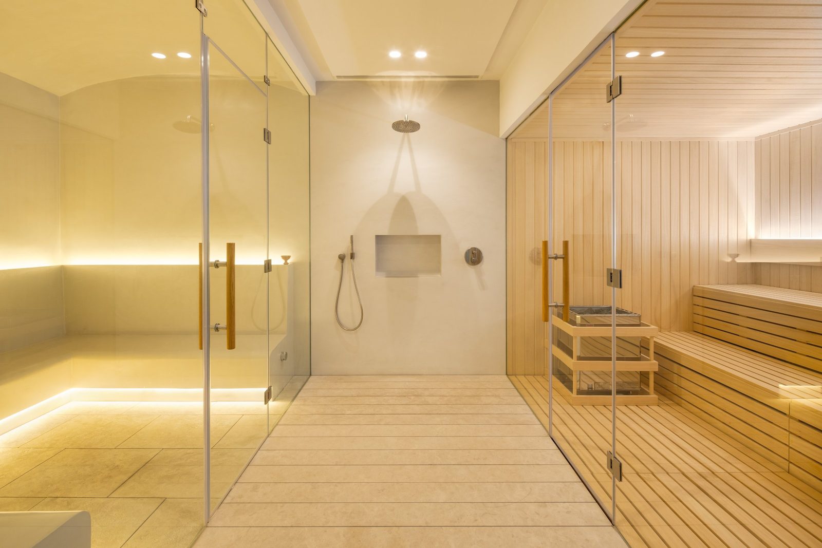 Wellness spa with glass-enclosed sauna and walk-in shower in a 6-bedroom villa in Málaga - The Estates