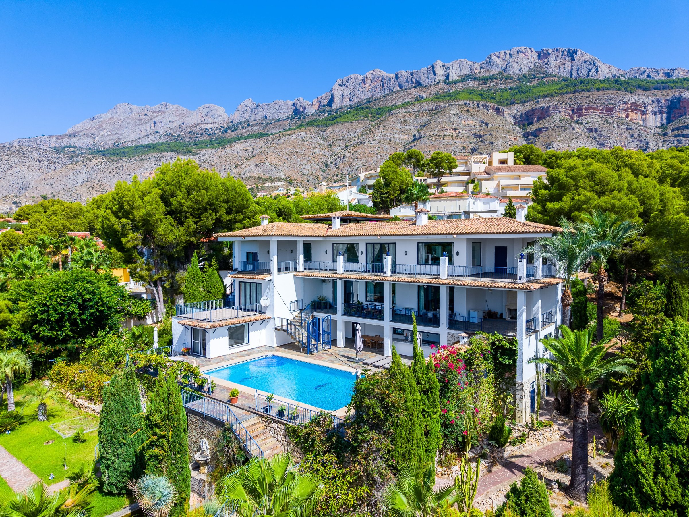 Investment Villa in Altea with 5,753 m² Private Plot | Villa Romero
