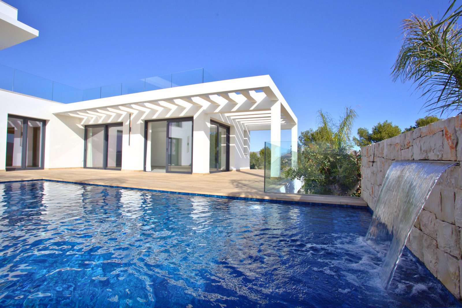 Stunning pool and terrace area of a 3-bedroom villa in Moraira - The Estates