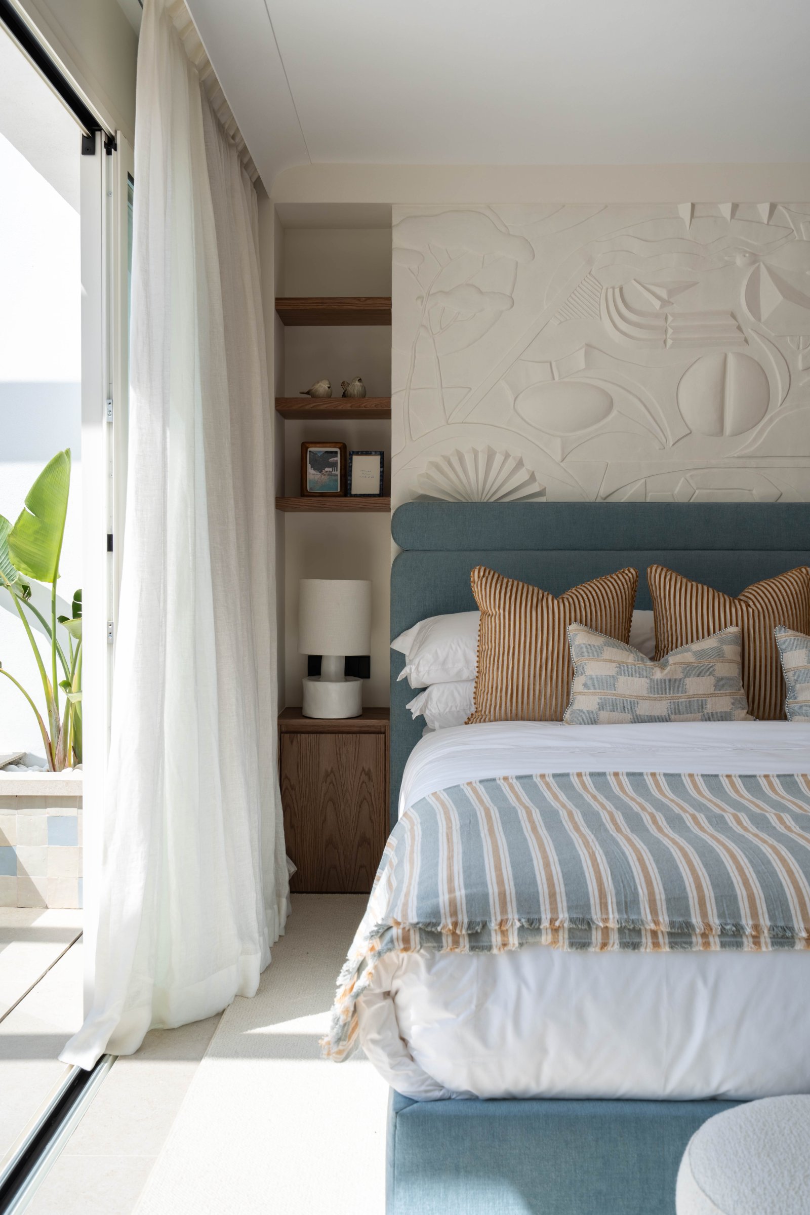 3-bed Villa in Málaga — Beachfront Home on Marbella’s Golden Mile with Sea Views | Villa Oasis Club, photo 25