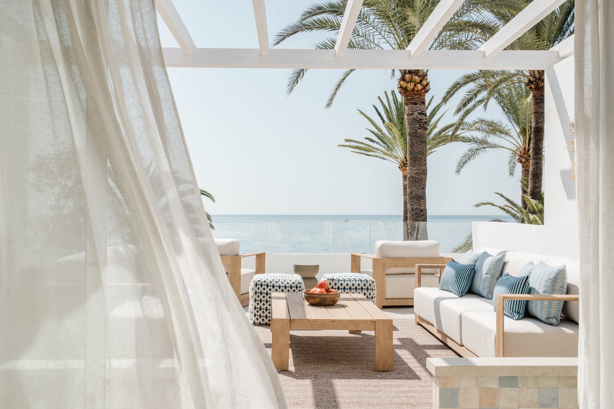 3-bed Villa in Málaga — Beachfront Home on Marbella’s Golden Mile with Sea Views | Villa Oasis Club, photo 3