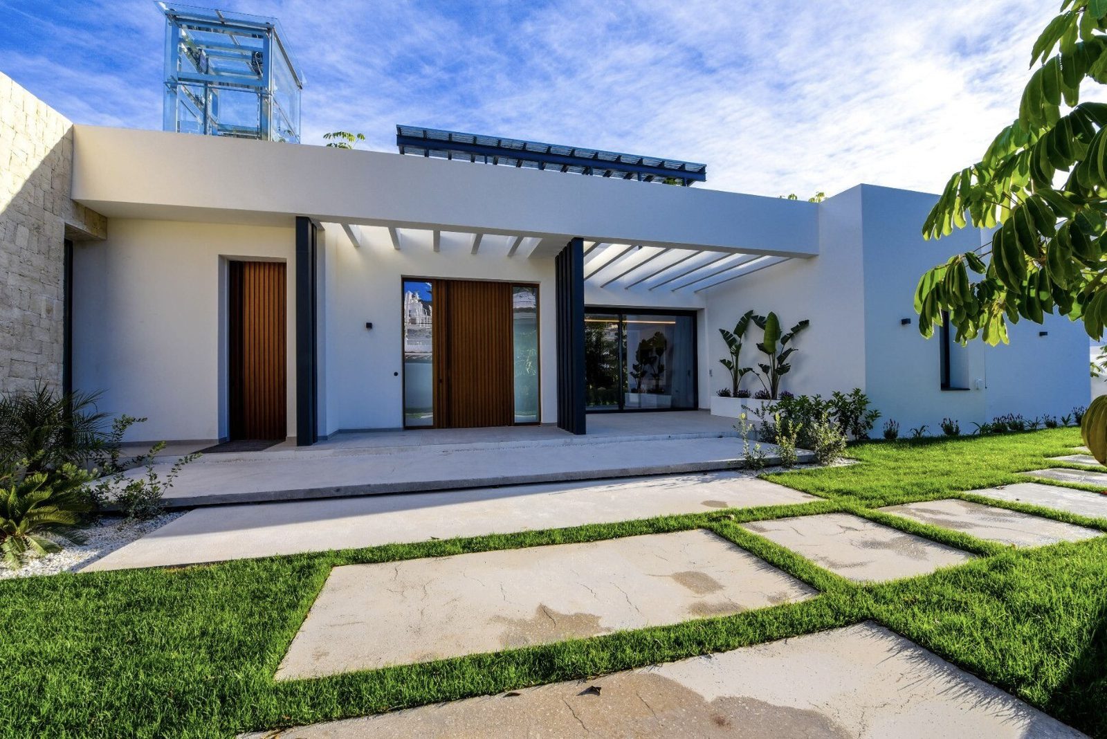 Modern exterior of a 4-bedroom villa in La Nucia - The Estates