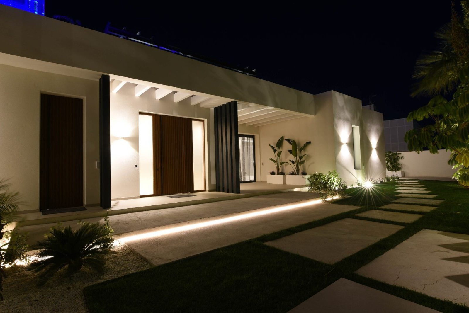 The illuminated entrance of a 4-bedroom villa in La Nucia - The Estates