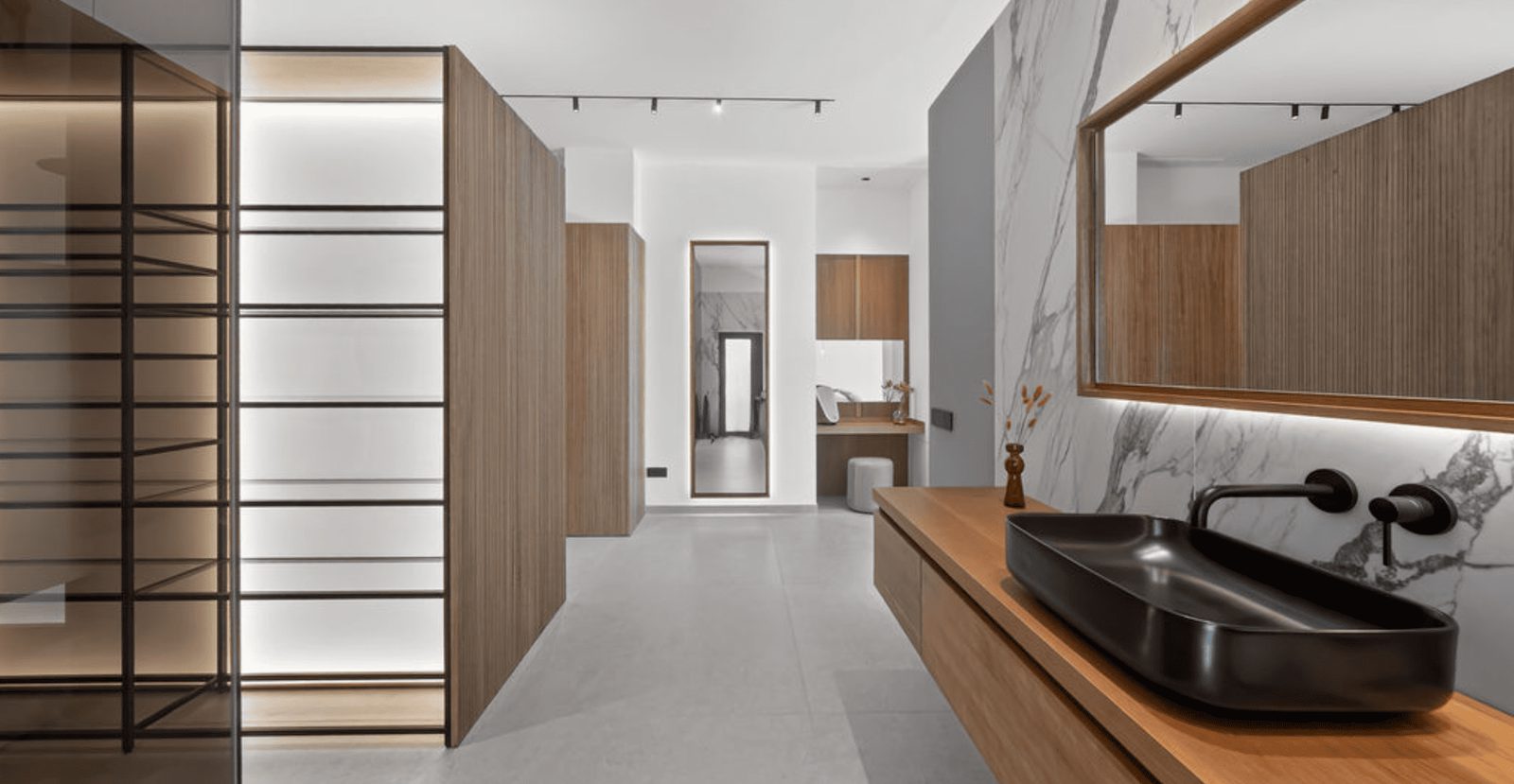 Modern bathroom design with wood accents and marble in a 4-bedroom villa in La Nucia - The Estates