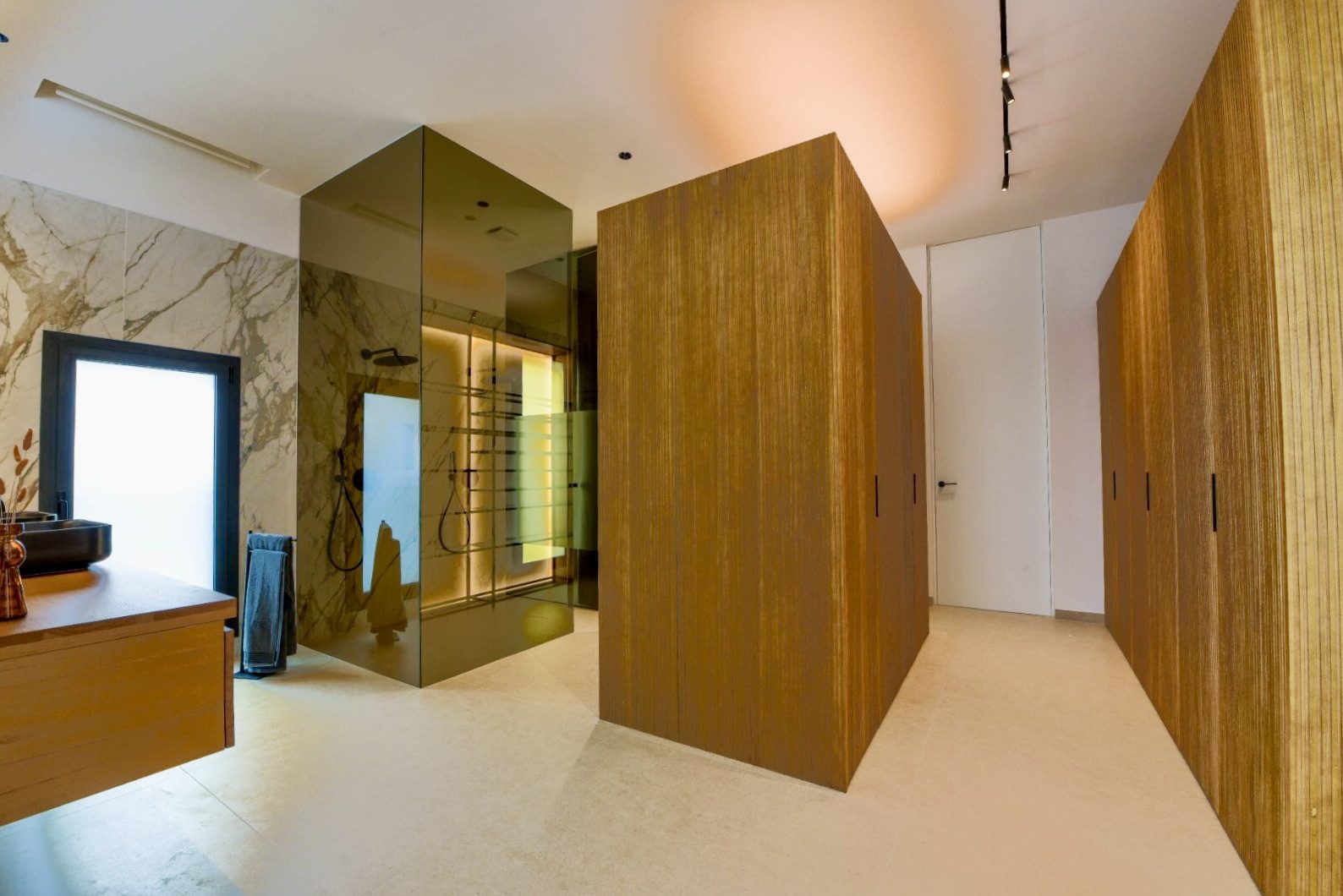 Modern bathroom design of a 4-bedroom villa in La Nucia - The Estates
