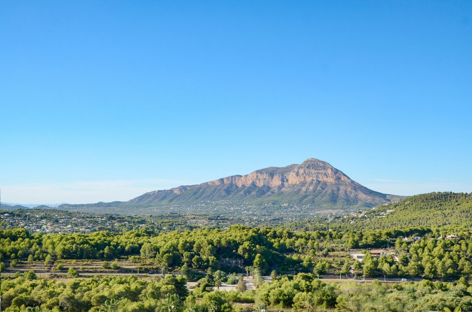 Mountain and countryside views from a 4-bedroom villa in Jávea - The Estates