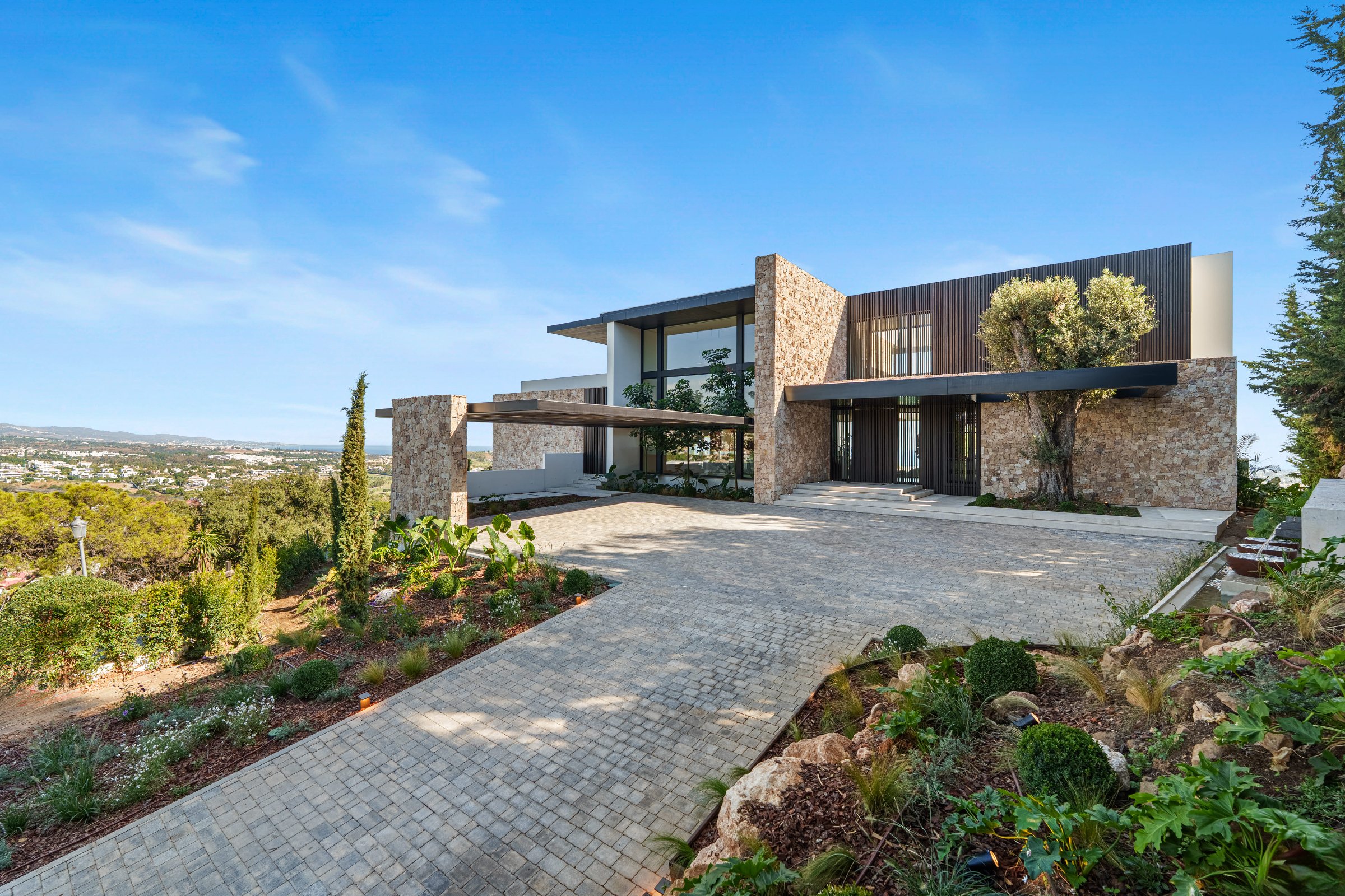 8-bed Villa in Málaga — Luxury Villa in El Herrojo Alto, Benahavís | Villa Orquídea, photo 2