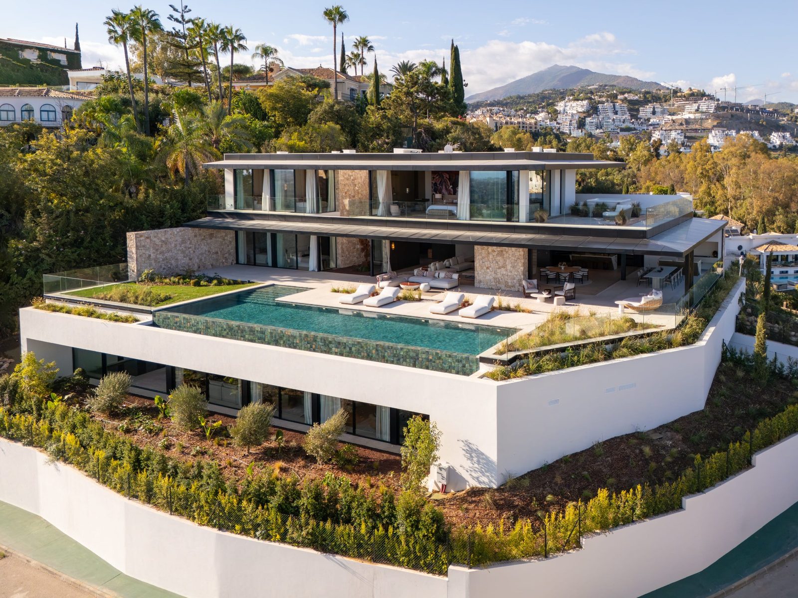 Luxury Villa in El Herrojo Alto, Benahavís | Villa Orquídea