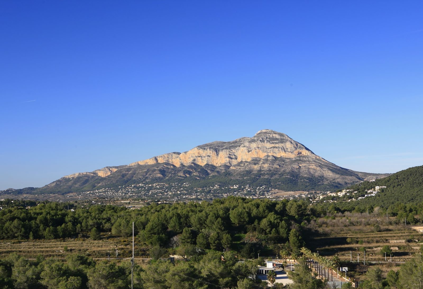 Mountain, countryside and garden views from a 4-bedroom villa in Jávea - The Estates