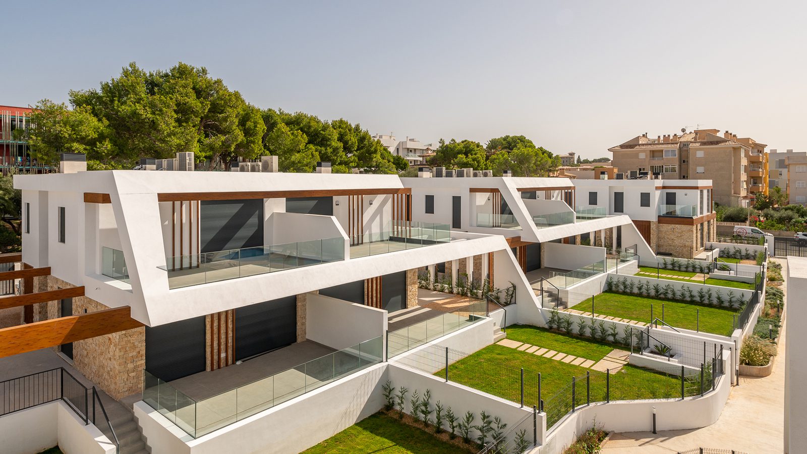 Modern exterior view of a 3-bedroom semi-detached in Capdepera - The Estates