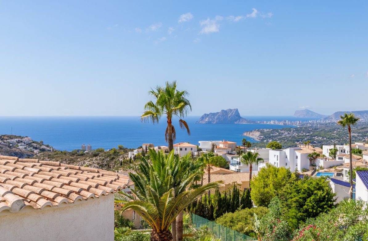 Stunning sea and mountain views from a 5-bedroom villa in Benitachell - The Estates