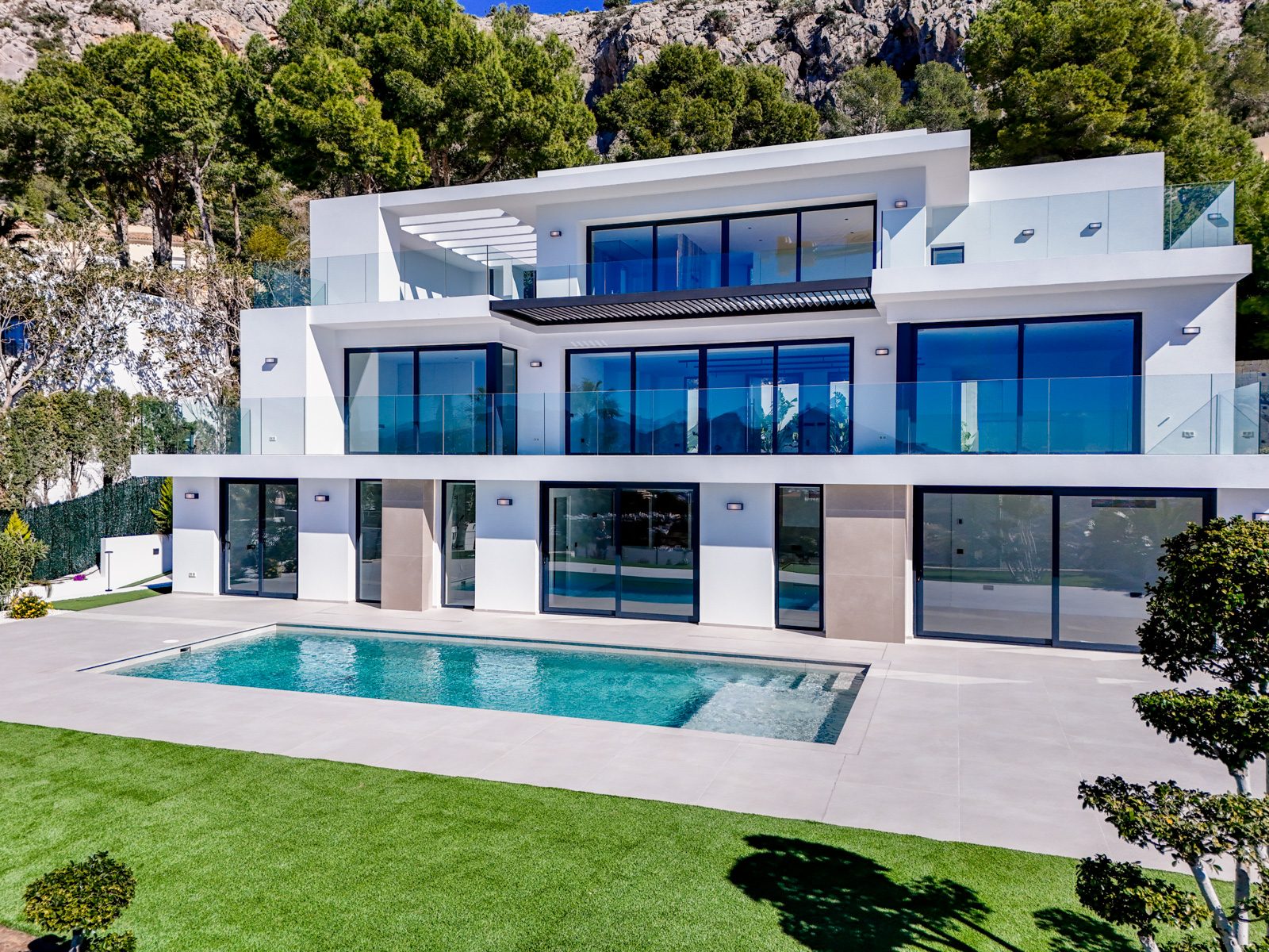 Modern villa with pool and glass balconies in Altea Hills, Altea - The Estates