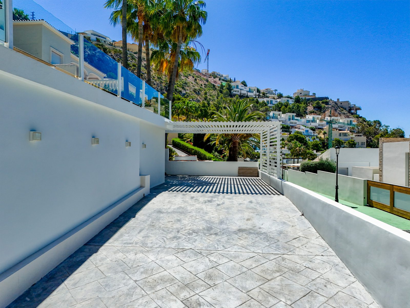 A modern terrace with sea views of a 3-bedroom villa in Altea - The Estates