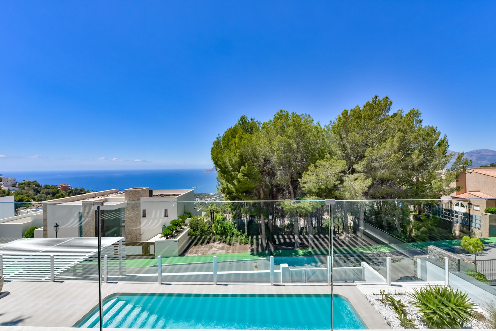 Stunning sea views from the pool area of a 3-bedroom villa in Altea - The Estates