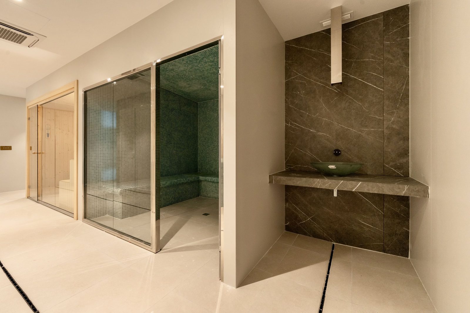 Stylish sauna and bathroom design in a 3-bedroom apartment in Alfaz del Pi - The Estates