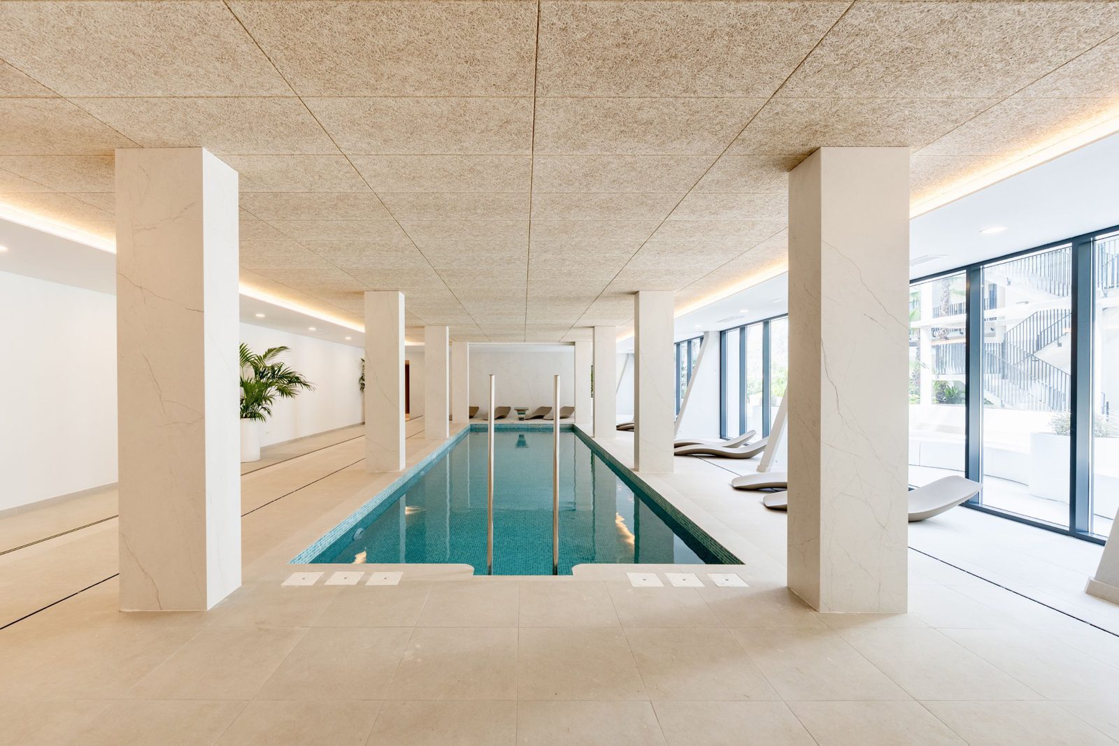 Indoor pool area of a 3-bedroom apartment in Alfaz del Pi - The Estates