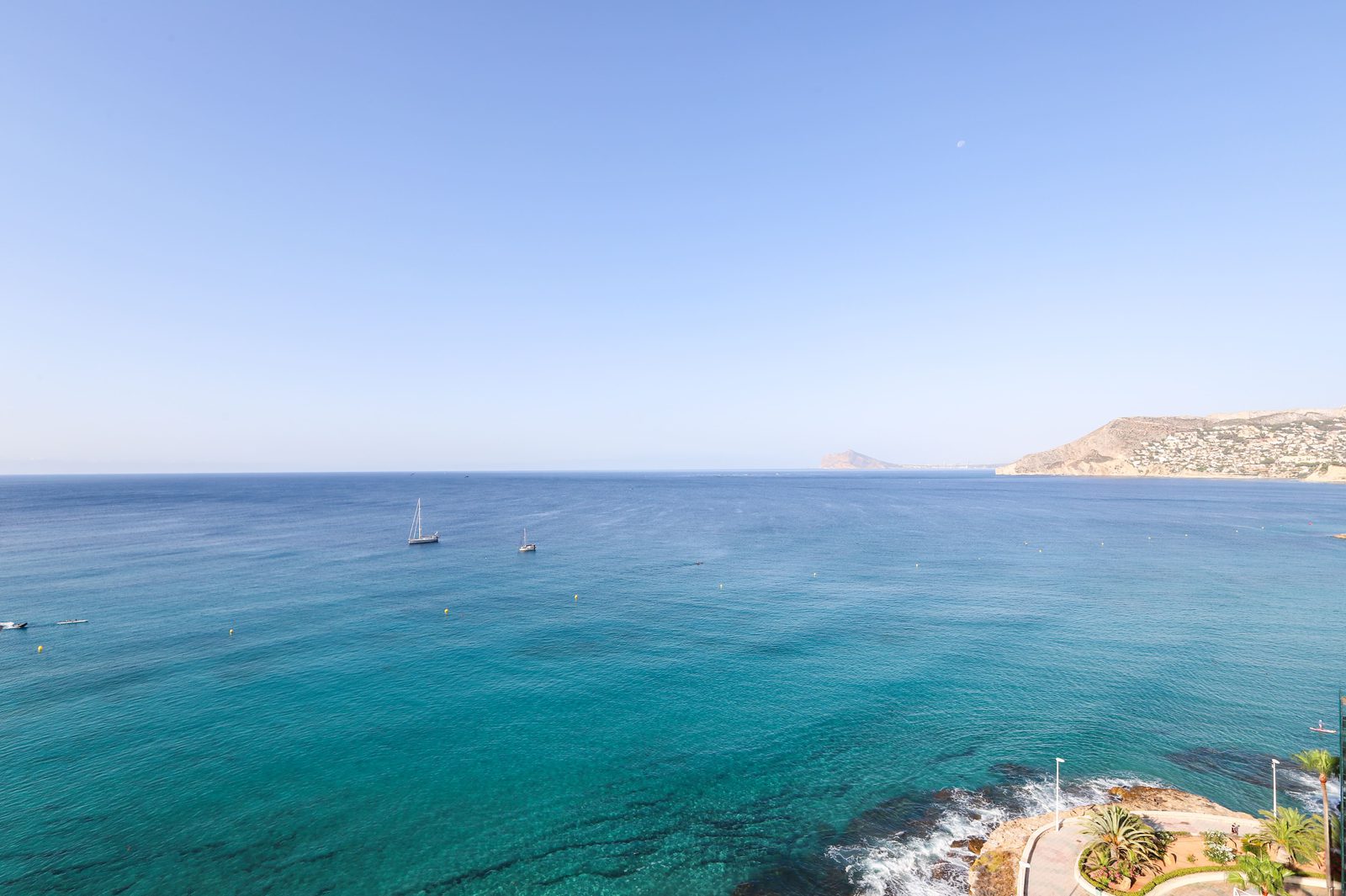 Panoramic sea view from a 4-bedroom apartment in Calpe - The Estates