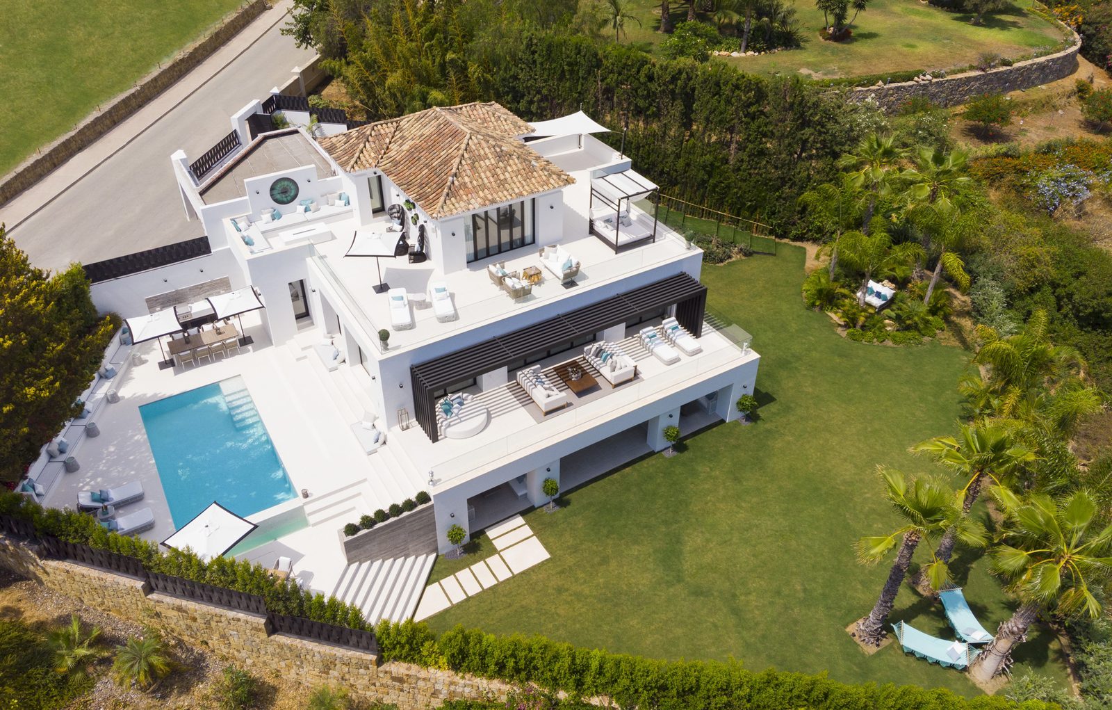 Luxury Villa in Nueva Andalucía Near Los Naranjos Golf | Villa Casiopea