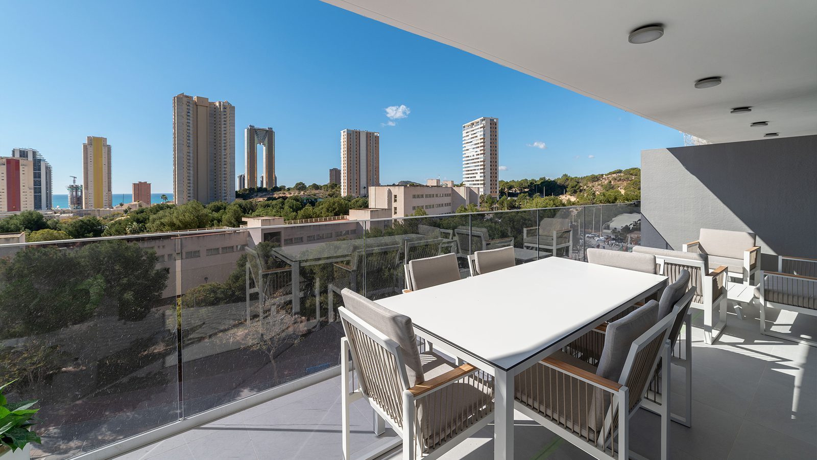 Luxury Apartment in Benidorm with Stunning Sea Views