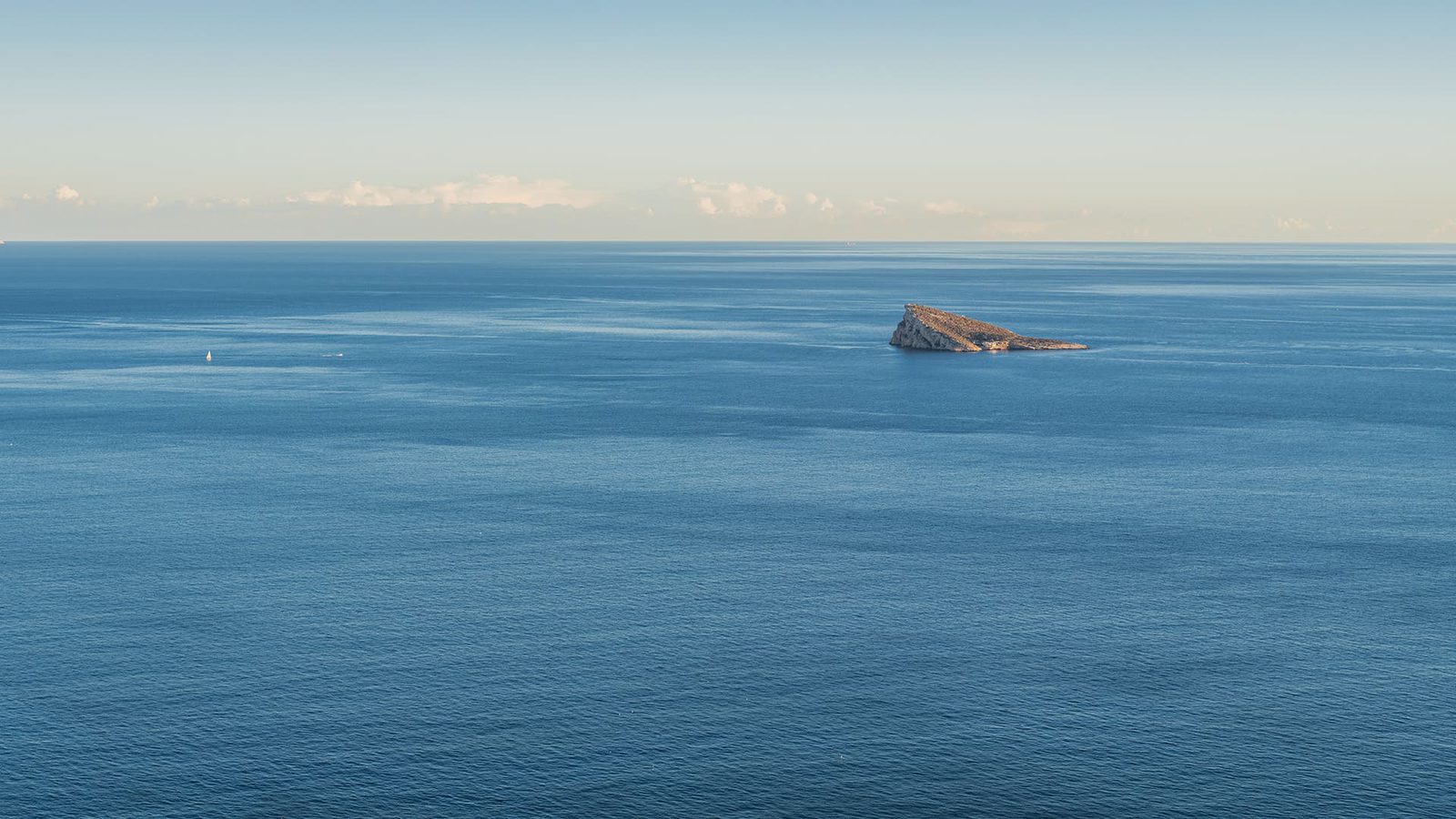 Panoramic sea view from a 3-bedroom apartment in Benidorm - The Estates