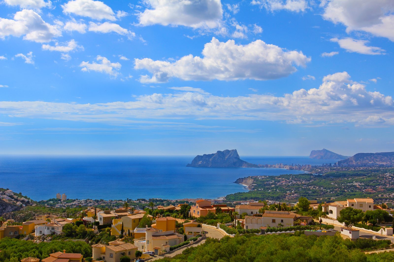 Panoramic sea views over the coastline and surrounding villas in Benitachell - The Estates