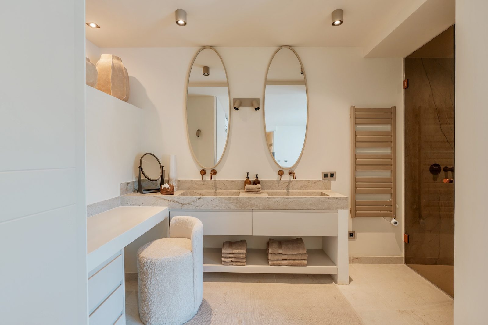Stylish bathroom with double sinks and modern fixtures in a 4-bedroom villa in Javea - The Estates