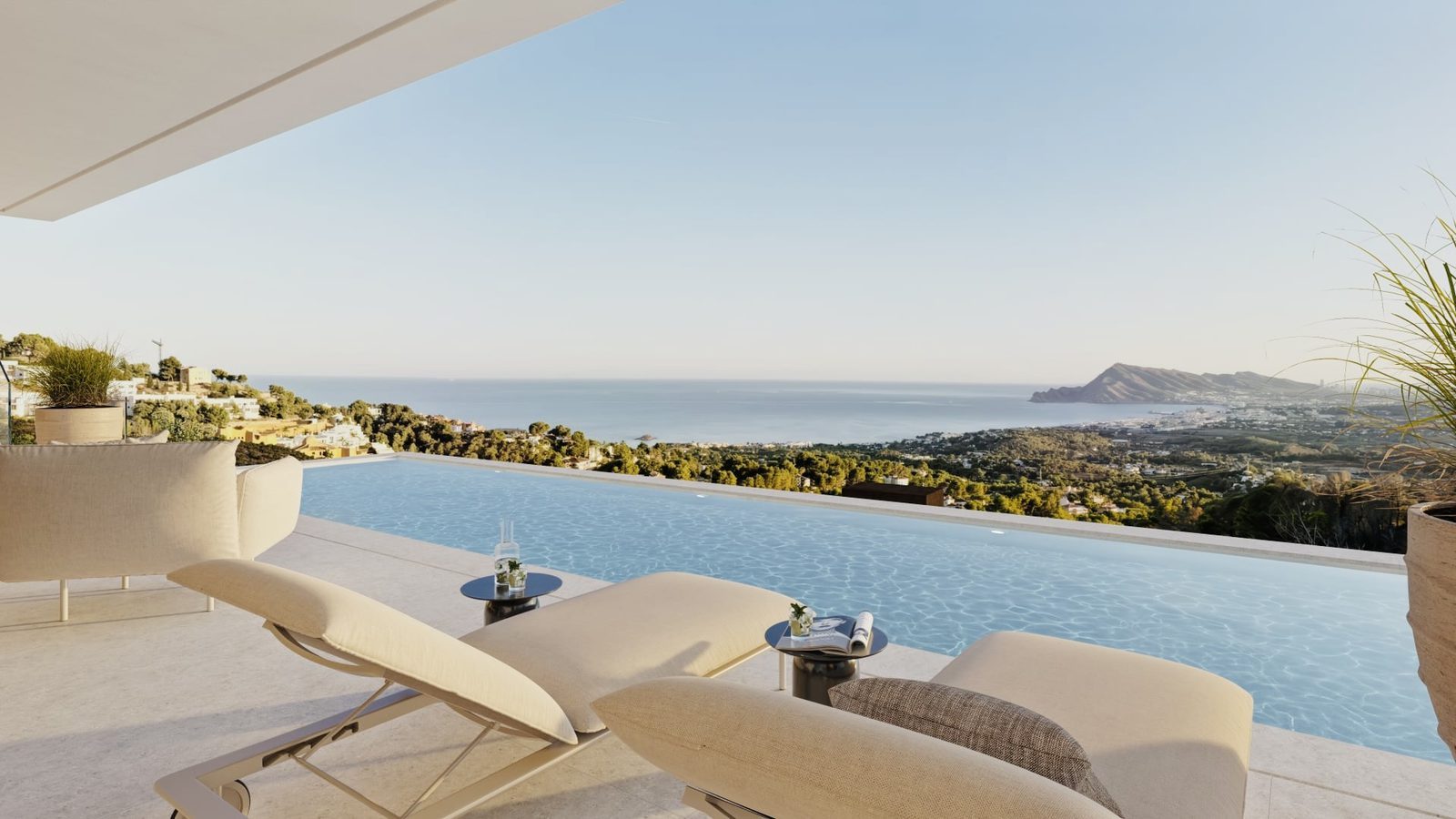 Infinity pool and sun loungers with panoramic sea views of a 4-bedroom villa in Altea - The Estates