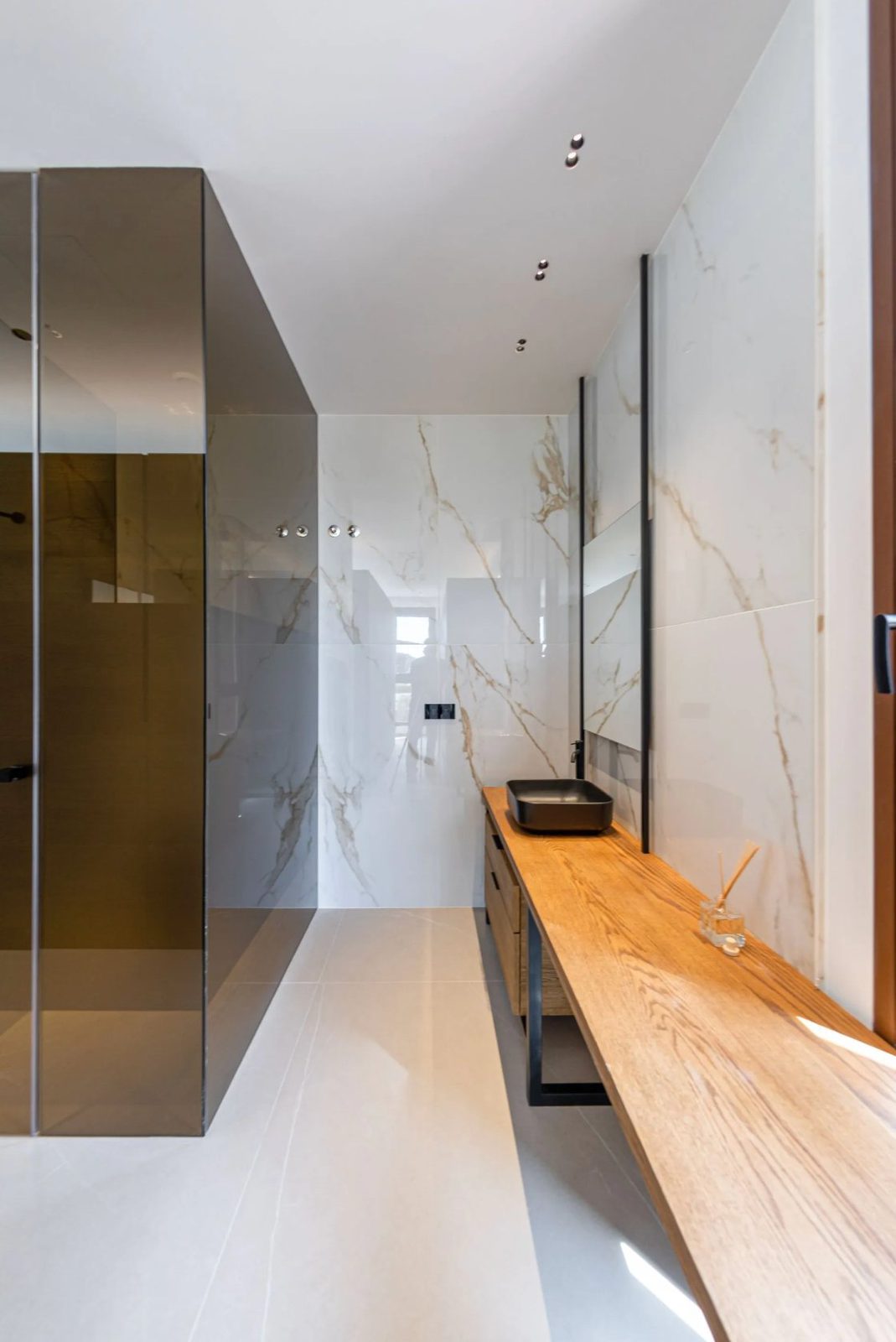Luxurious bathroom interior of a 4-bedroom villa in Benidorm - The Estates