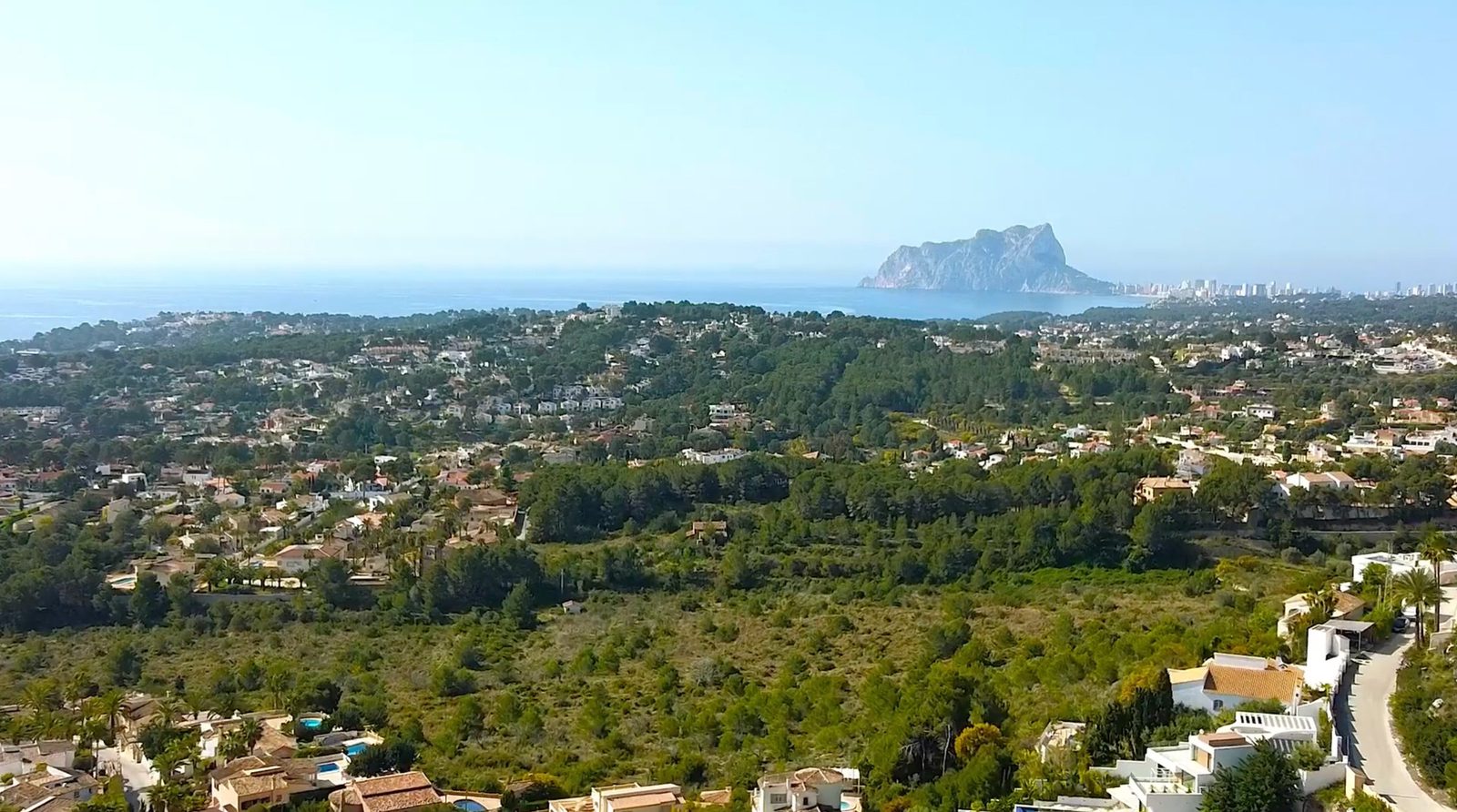 Panoramic sea and mountain views from a 4-bedroom villa in Moraira - The Estates