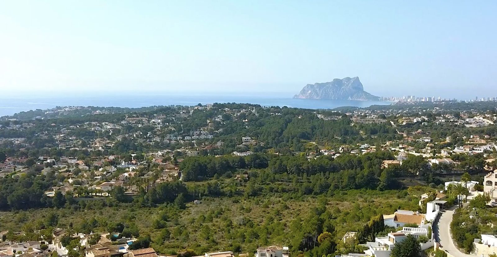 Panoramic sea and mountain views from a 4-bedroom villa in Moraira - The Estates