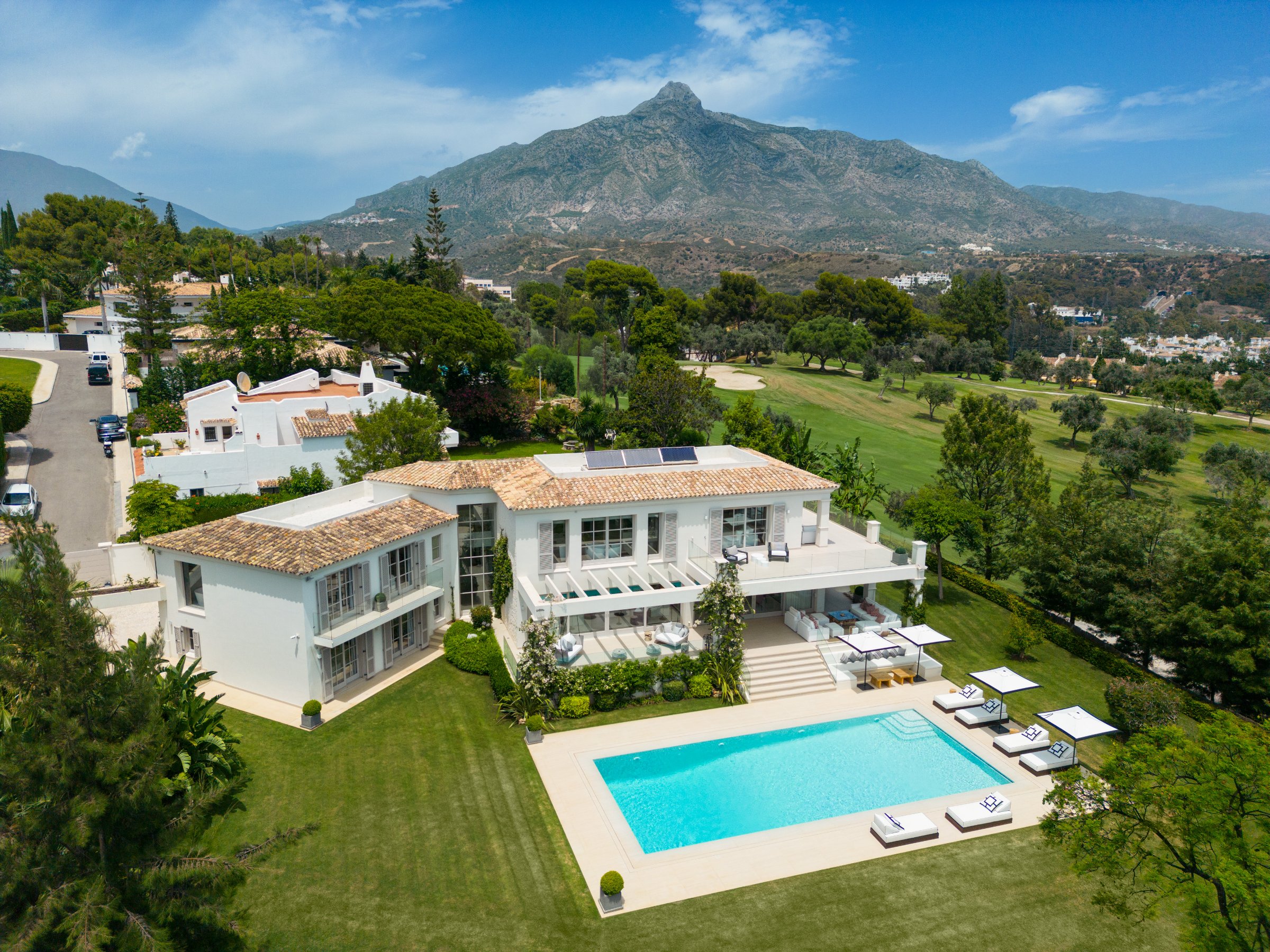 Frontline Golf Estate in Nueva Andalucía, Marbella | Villa Aloha