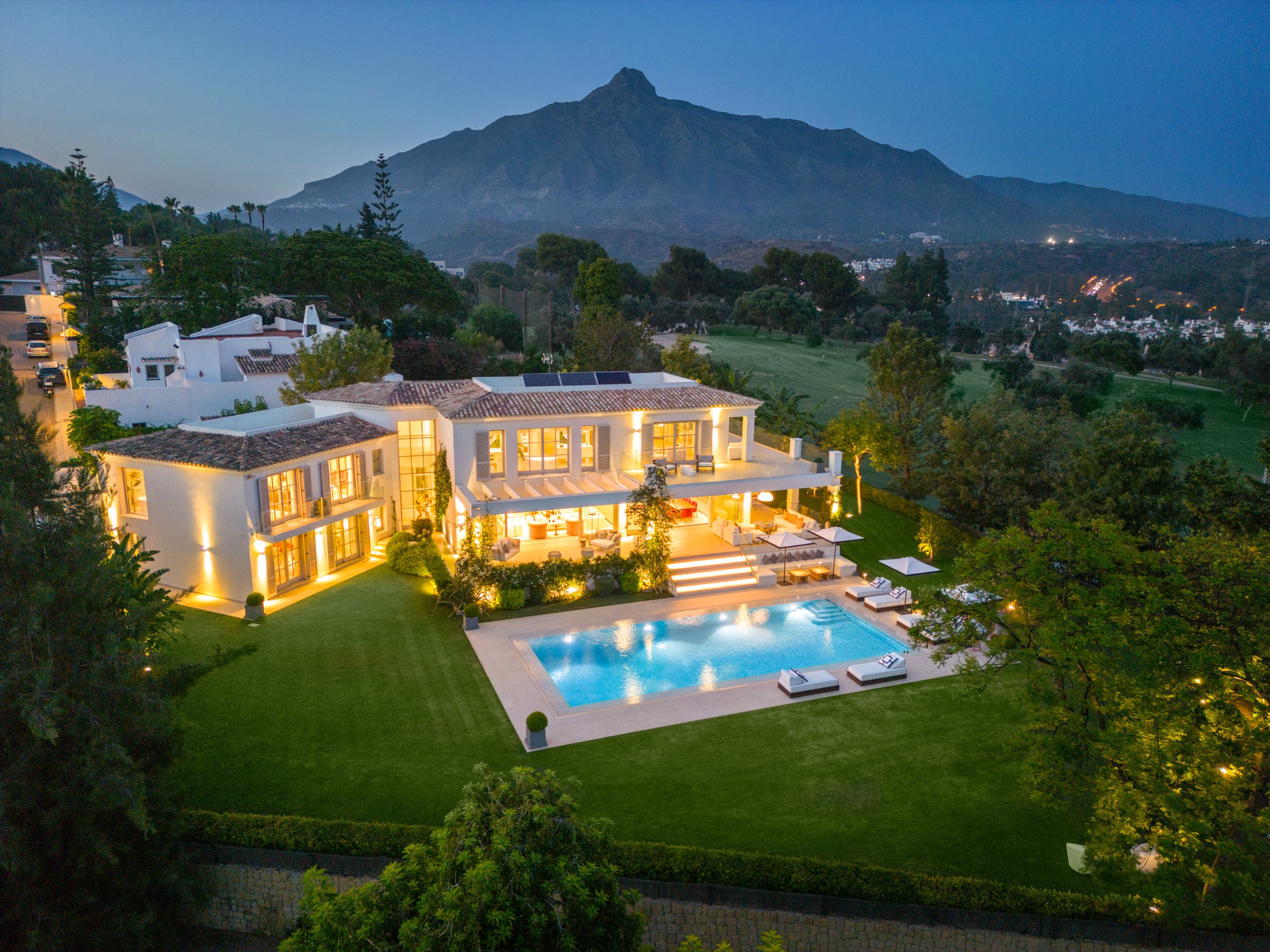 6-bed Villa in Málaga — Frontline Golf Estate in Nueva Andalucía, Marbella | Villa Aloha, photo 48