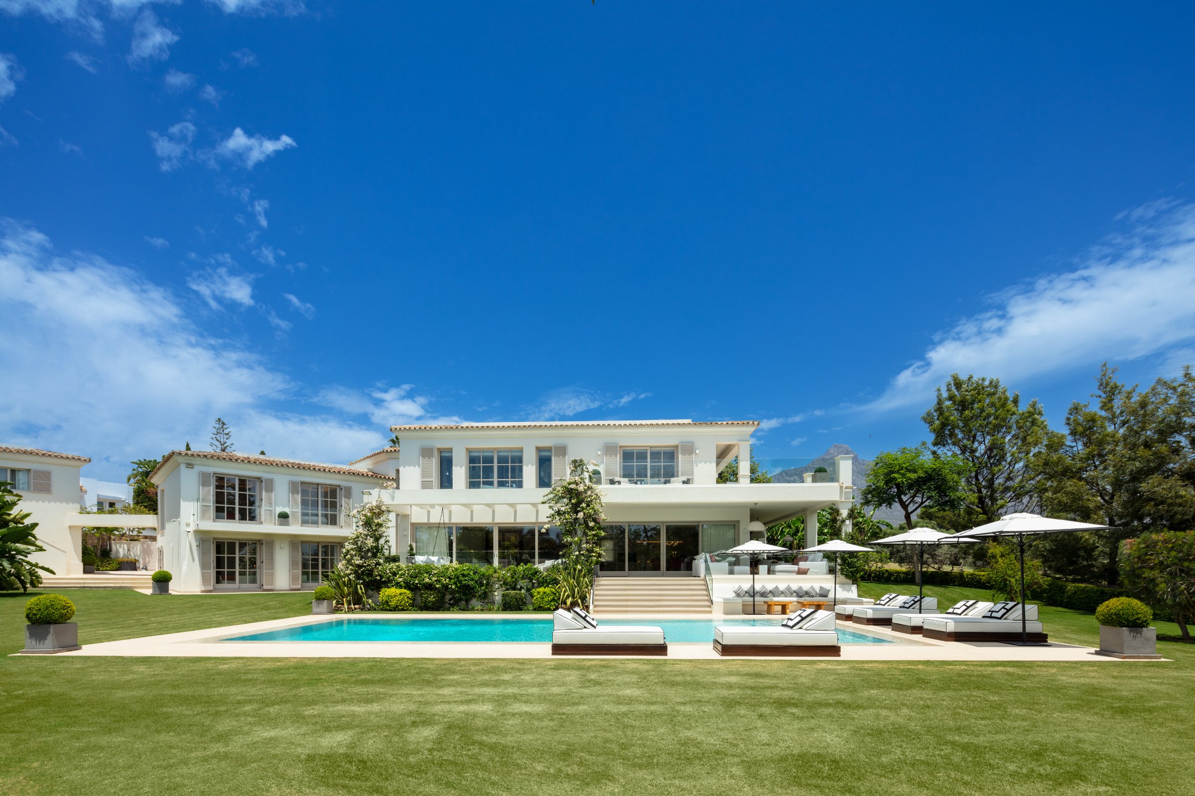 6-bed Villa in Málaga — Frontline Golf Estate in Nueva Andalucía, Marbella | Villa Aloha, photo 5